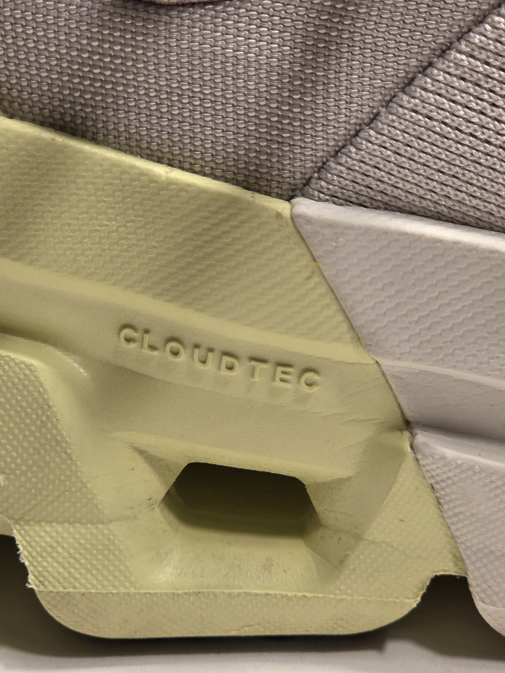 Size 9.5 - ON Cloudflyer 5 Pearl Hay W - Picture 5 of 11
